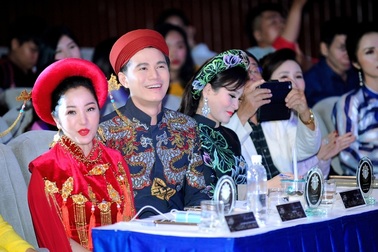 Thuý Nga, Vũ Mạnh Cường thân mật trên ghế giám khảo