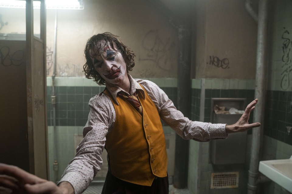“Joker”: Tiếng nói thức tỉnh lương tri để xã hội không có những “Gã hề” - 2 “Joker”: Tiếng nói thức tỉnh lương tri để xã hội không có những “Gã hề” - 2