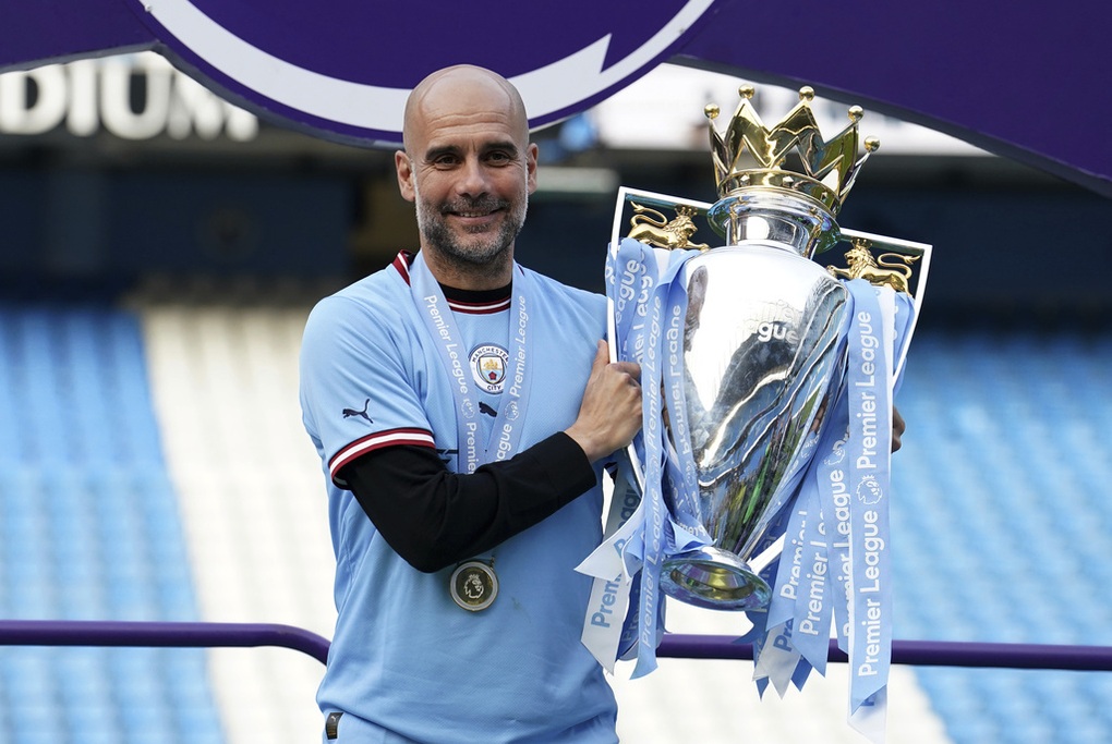 HLV Guardiola tính đến phương án đá phạt đền trước Man Utd - 2 HLV Guardiola tính đến phương án đá phạt đền trước Man Utd - 2