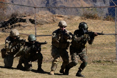 Ấn Độ tập trận chung với Mỹ gần vùng tranh chấp với Trung Quốc