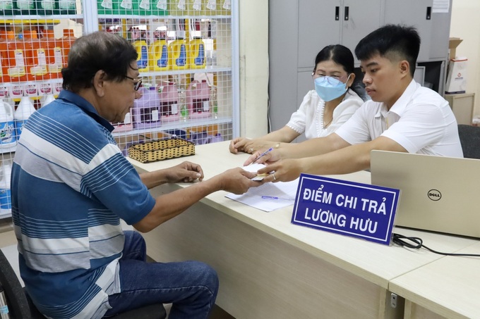 Sinh năm 1964 thì khi nào được nhận lương hưu và bao nhiêu tiền? - 2