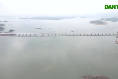 Chiêm ngưỡng cầu vượt biển 800 tỷ đồng dài nhất tỉnh Quảng Ninh