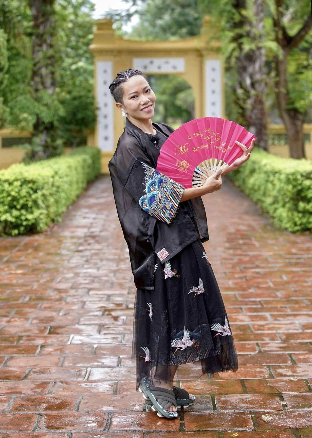 Diva Hà Trần tuổi 46: Nhận mình sống nhạt, thích sự cô đơn - 2 Diva Hà Trần tuổi 46: Nhận mình sống nhạt, thích sự cô đơn - 2