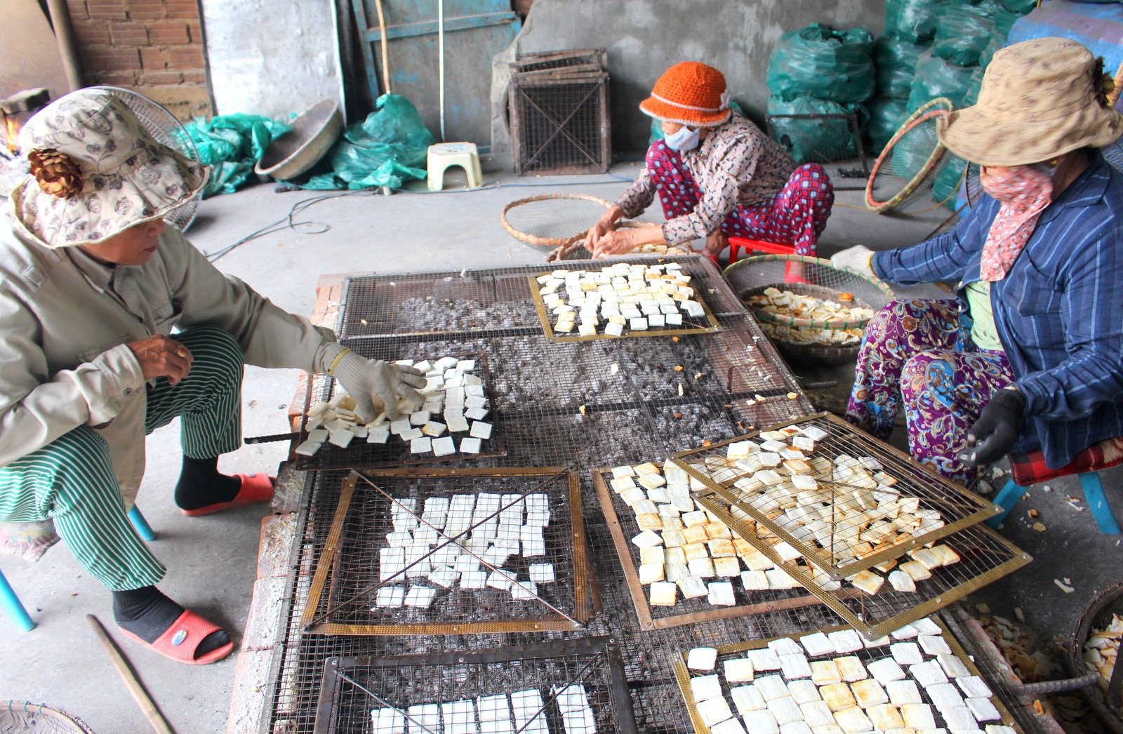 RON RANG LANG BANH KHO ME QUANG CHAU GIAP TET (3).JPG RON RANG LANG BANH KHO ME QUANG CHAU GIAP TET (3).JPG