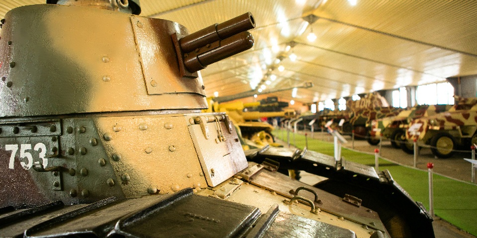 Choáng ngợp dàn khí tài quân sự khủng trong công viên Ái quốc của Nga - 11 Choáng ngợp dàn khí tài quân sự khủng trong công viên Ái quốc của Nga - 11