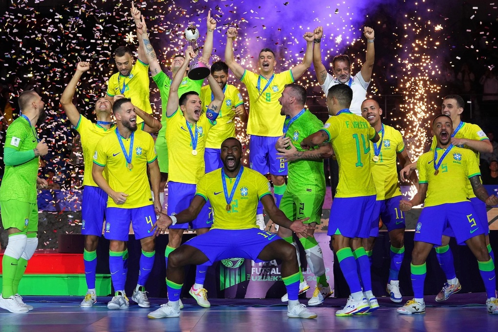 Đánh bại kình địch Argentina, Brazil lần thứ 6 vô địch World Cup futsal - 3