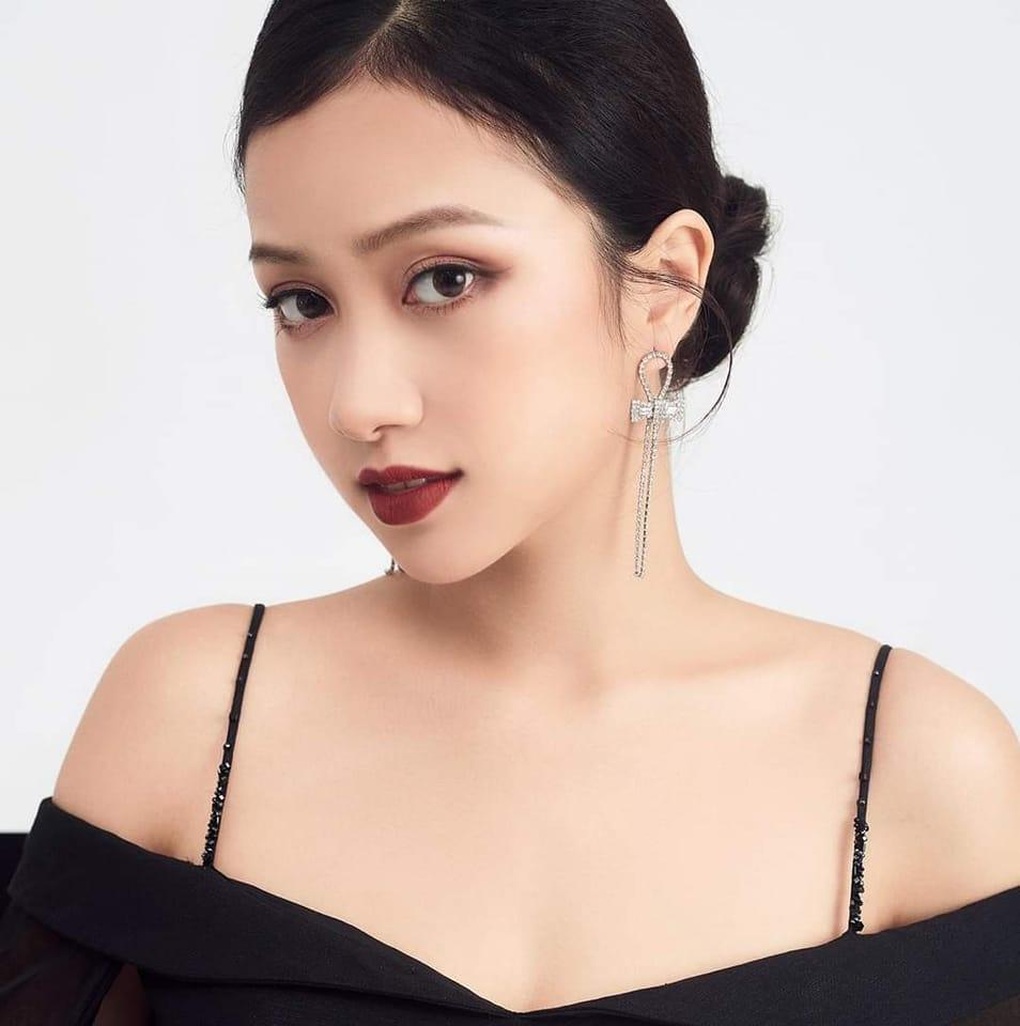 Thí sinh Hoa hậu Việt Nam thông thạo 3 ngôn ngữ: Muốn giỏi, đừng giấu dốt - 7 Thí sinh Hoa hậu Việt Nam thông thạo 3 ngôn ngữ: Muốn giỏi, đừng giấu dốt - 7