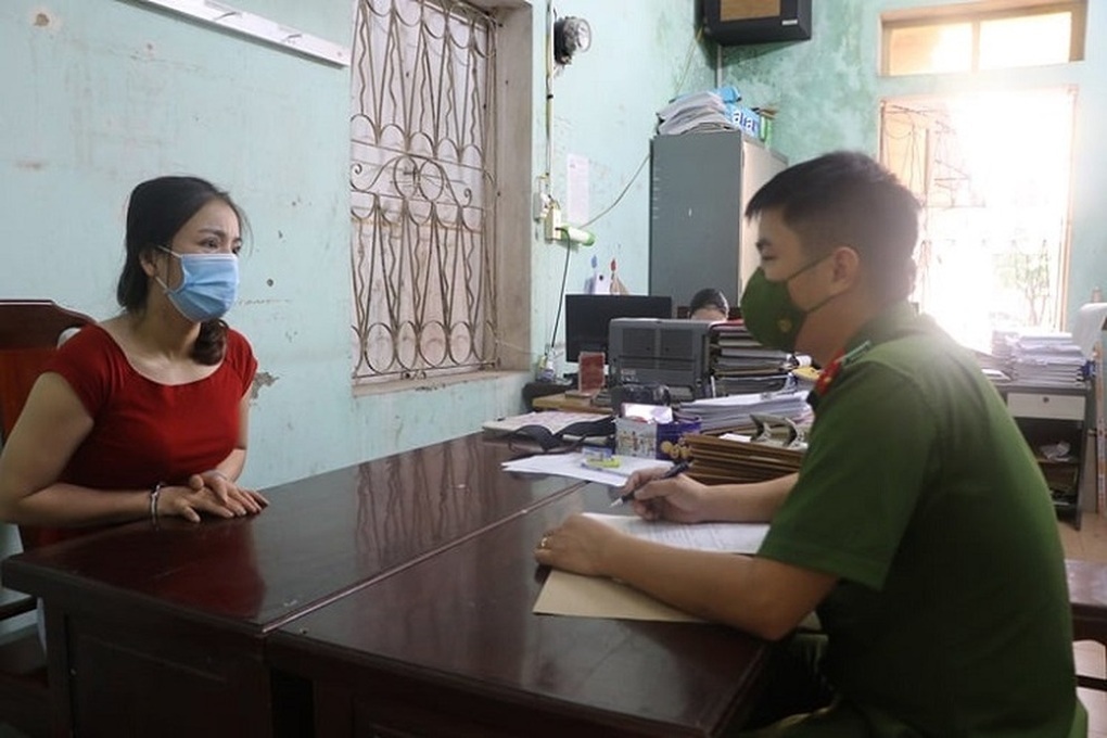 Giám đốc Công an Vĩnh Phúc kêu gọi tố giác tín dụng đen, cho vay lãi nặng - 2 Giám đốc Công an Vĩnh Phúc kêu gọi tố giác tín dụng đen, cho vay lãi nặng - 2