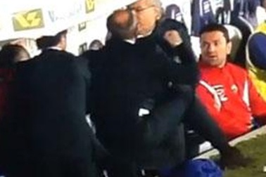 Đánh học trò, HLV trưởng Fiorentina bị đuổi việc 