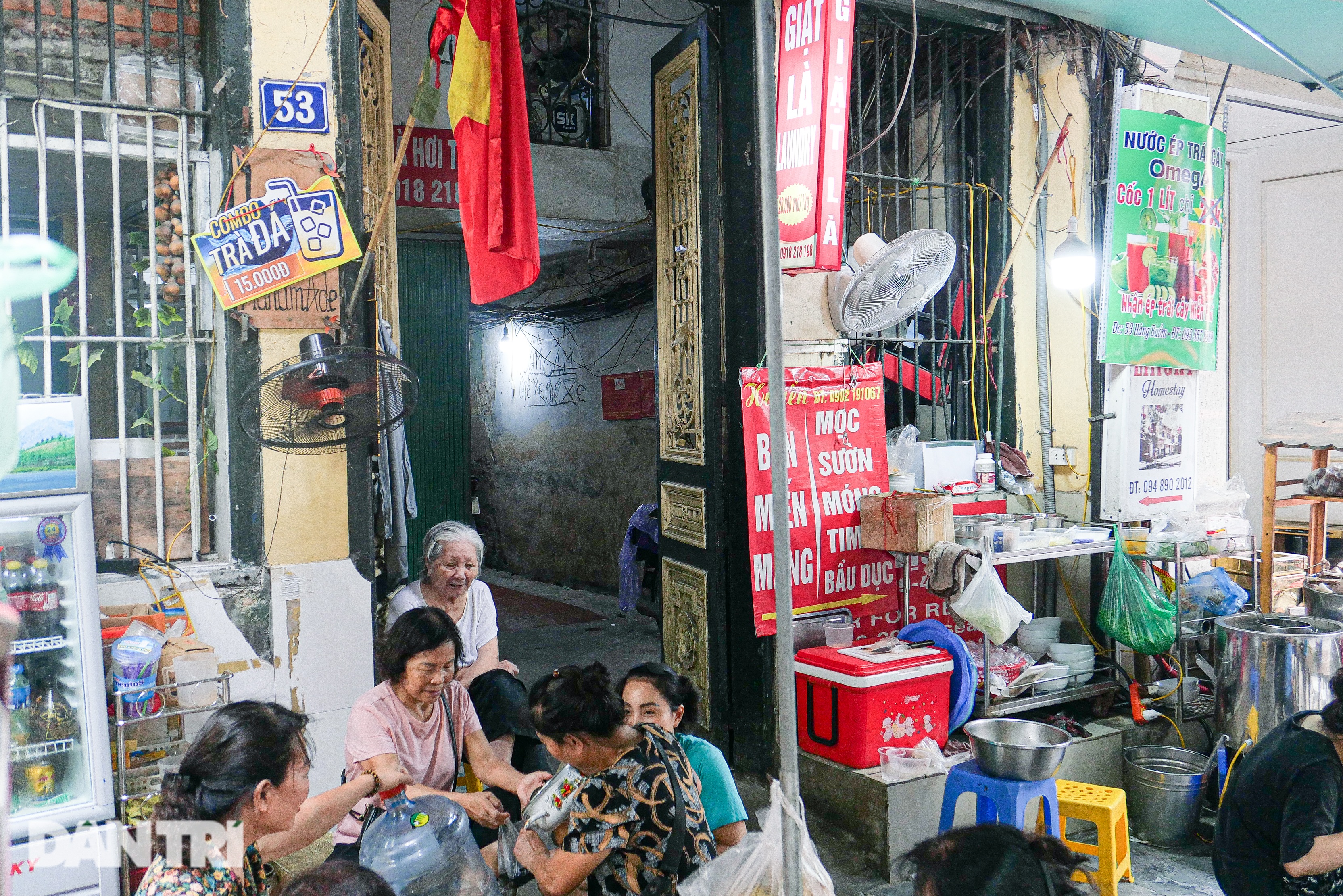 Nhà ổ chuột trên đất vàng ở Hà Nội, giá trăm triệu đồng/m2 vẫn không bán - 1