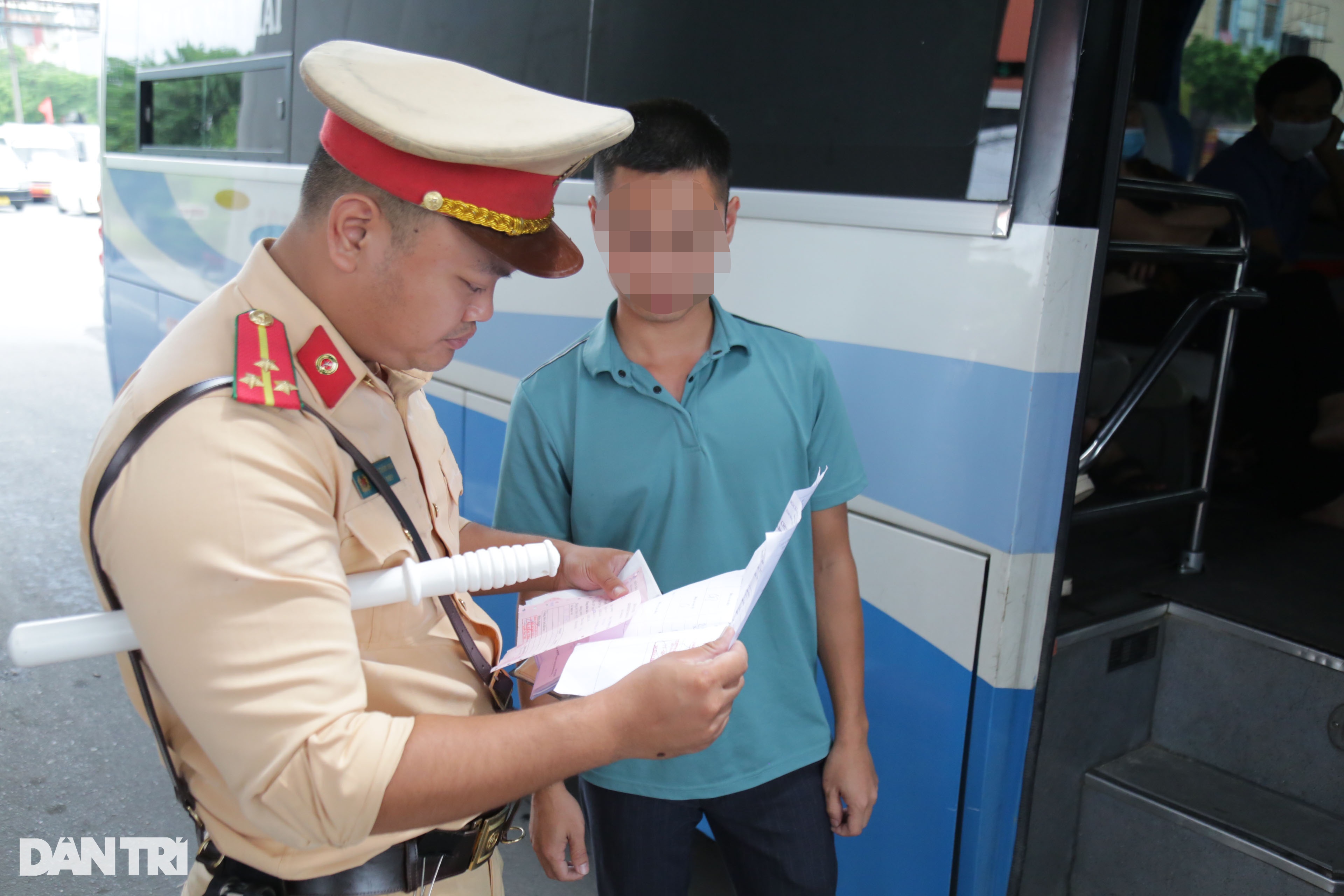 CSGT Hà Nội kiểm tra ma túy hàng loạt tài xế ở cửa ngõ phía nam - 2