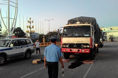 Đà Nẵng kiểm soát xe chở hàng hóa quá tải