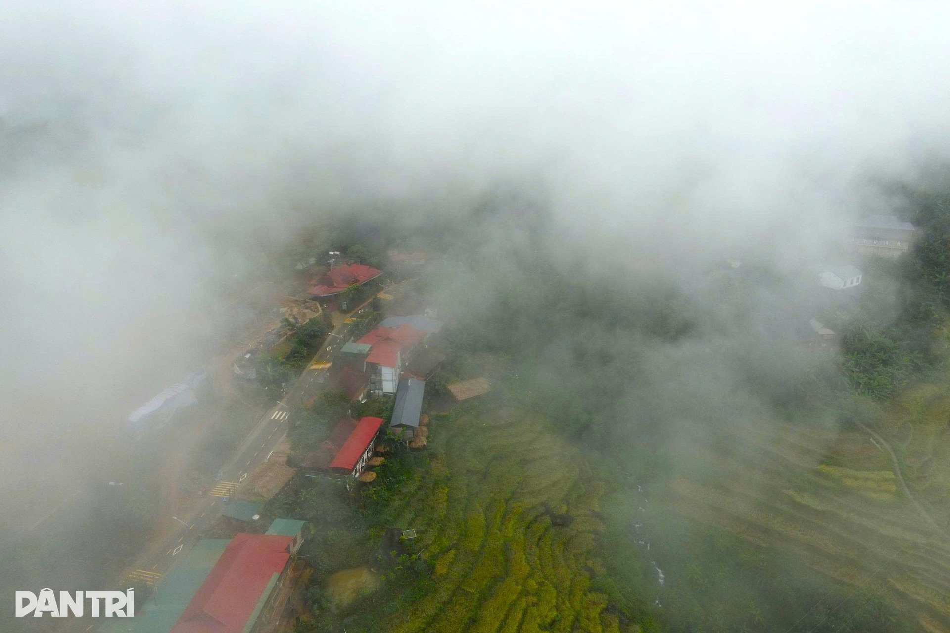Ngắm bản làng Pù Luông trong làn sương mù mờ ảo - 3 Ngắm bản làng Pù Luông trong làn sương mù mờ ảo - 3