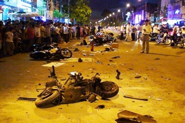 Tạm giữ tài xế xe “điên” gây tai nạn trên phố