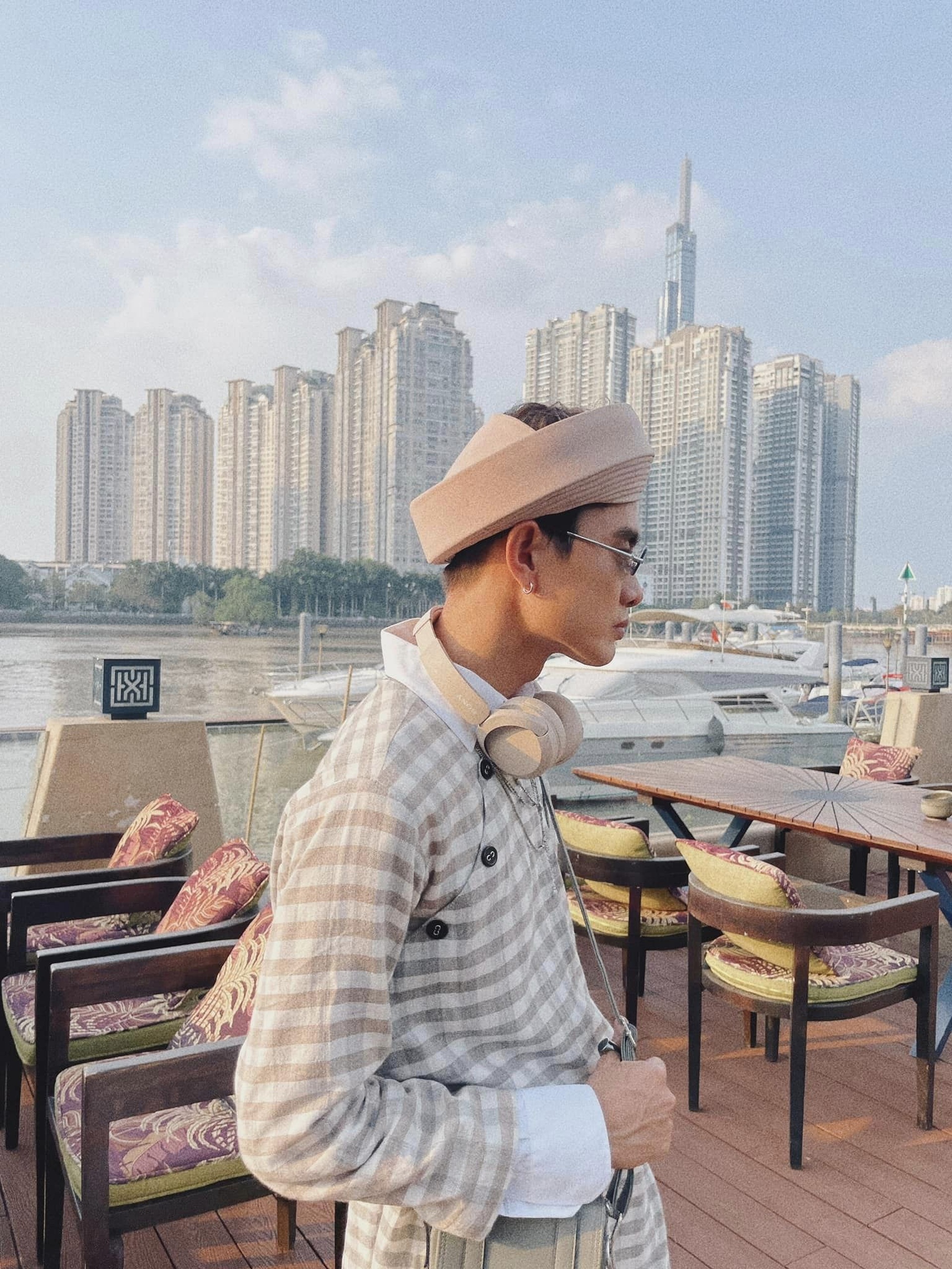 Tết Giáp Thìn, nam giới nên mặc áo dài gì để hợp xu hướng? - 4 Tết Giáp Thìn, nam giới nên mặc áo dài gì để hợp xu hướng? - 4