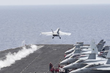 Mỹ không kích tiêu diệt 250 tay súng IS, phá hủy 40 phương tiện