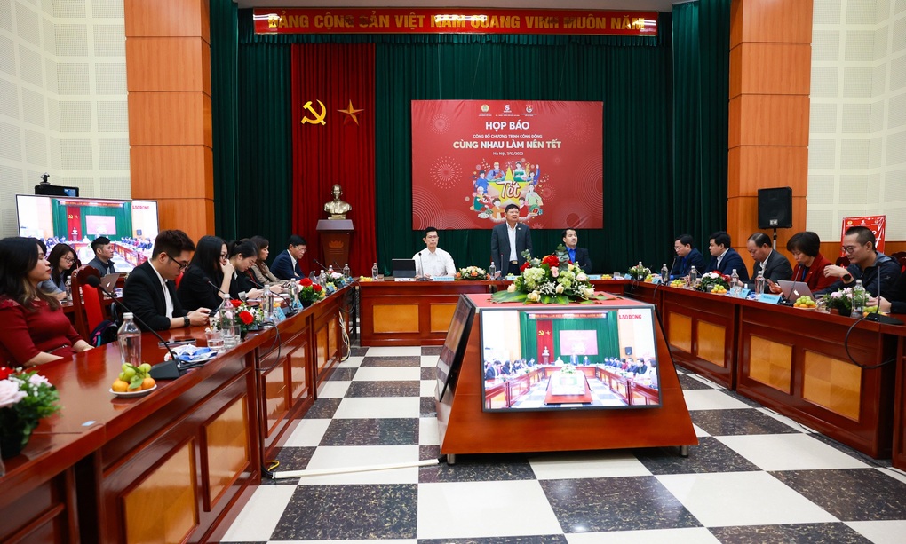 Mang Tết đến với công nhân, lao động khó khăn, bị mất việc - 1 Mang Tết đến với công nhân, lao động khó khăn, bị mất việc - 1
