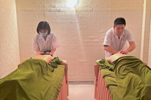 Người khiếm thị bị quấy rối tình dục nơi làm việc, báo sếp còn bị trừ lương