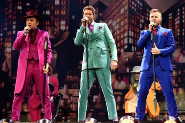 Chi 30 tỷ đồng để được một mình xem Take That biểu diễn