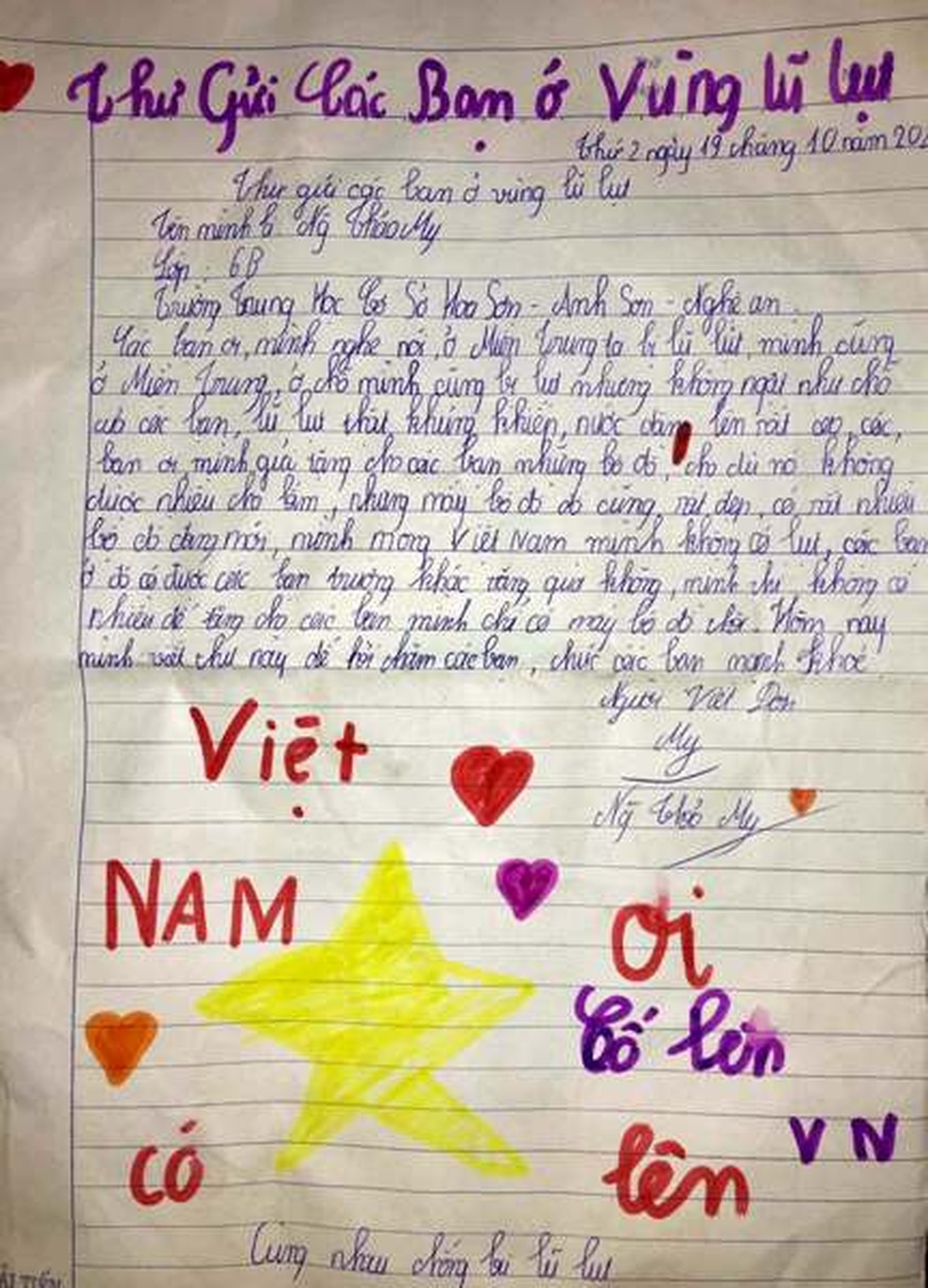 Tuổi trẻ xứ Nghệ gửi hơi ấm tới đồng bào vùng lũ - 6 Tuổi trẻ xứ Nghệ gửi hơi ấm tới đồng bào vùng lũ - 6