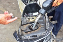 Chấm dứt dùng xăng RON 92 nhưng người dân vẫn "dè dặt" với xăng E5