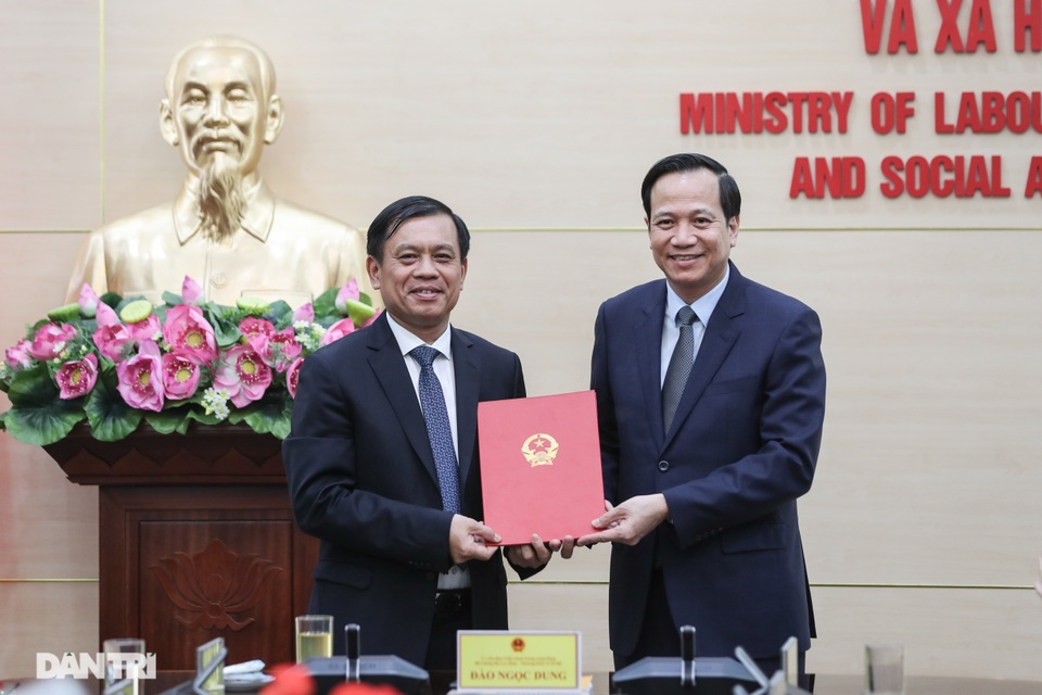Công bố quyết định bổ nhiệm Thứ trưởng Bộ Lao động - Thương binh và Xã hội - 1 Công bố quyết định bổ nhiệm Thứ trưởng Bộ Lao động - Thương binh và Xã hội - 1