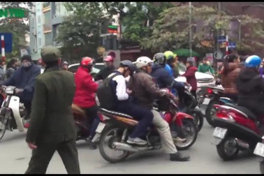 Tắc đường - “đặc sản” Tết Hà Nội