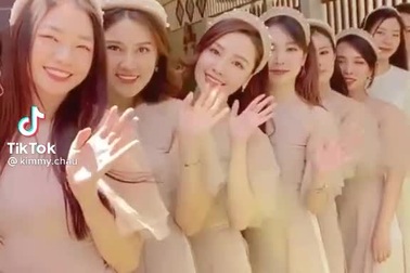 Dàn phù dâu toàn người đẹp nghề tiếp viên hàng không gây "sốt" MXH