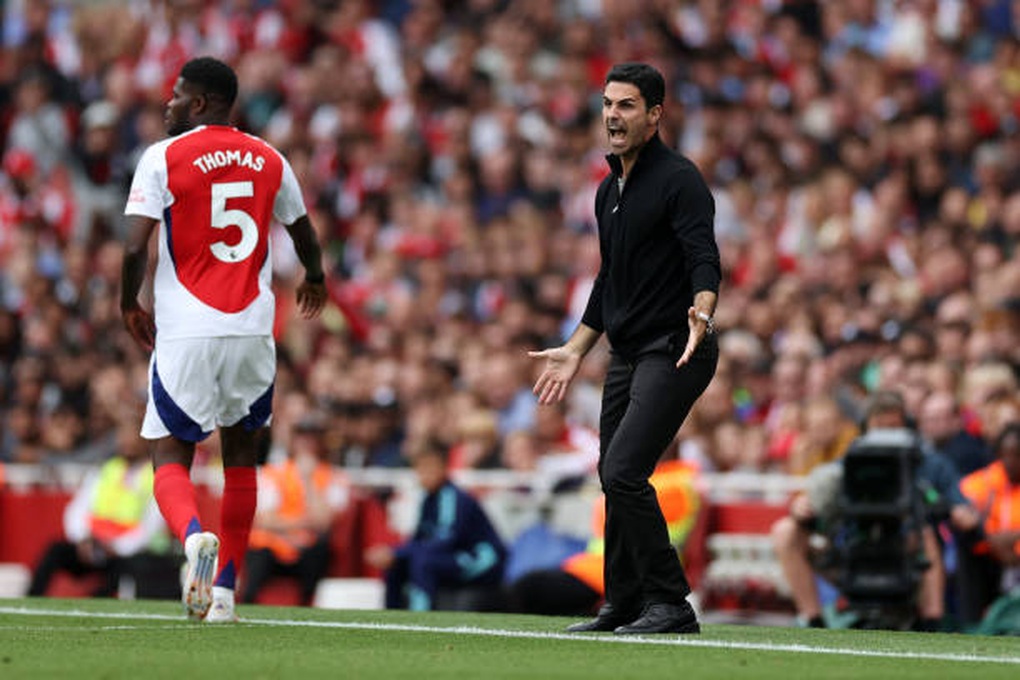 Nổi điên vì thẻ đỏ của Rice, HLV Arteta chỉ trích trọng tài Premier League - 1 Nổi điên vì thẻ đỏ của Rice, HLV Arteta chỉ trích trọng tài Premier League - 1