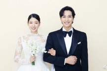 Park Shin Hye khoe ảnh cưới, hé lộ dàn sao tham dự hôn lễ trước giờ G