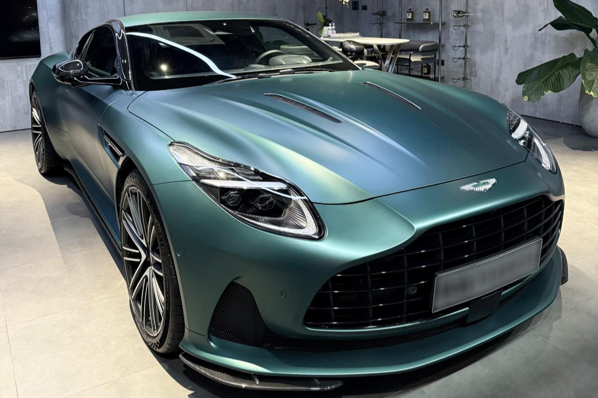 Đi 600km, chủ xe Aston Martin DB12 độc nhất Việt Nam “lỗ” 9 tỷ đồng - 1 Đi 600km, chủ xe Aston Martin DB12 độc nhất Việt Nam “lỗ” 9 tỷ đồng - 1