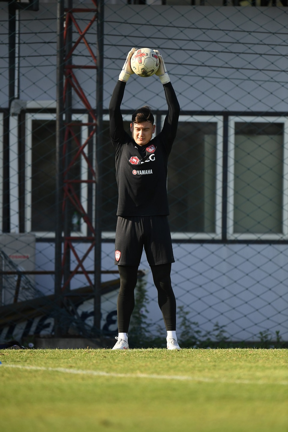 Văn Lâm tích cực tập luyện, quyết giành lại vị trí tại Muangthong United - 7 Văn Lâm tích cực tập luyện, quyết giành lại vị trí tại Muangthong United - 7
