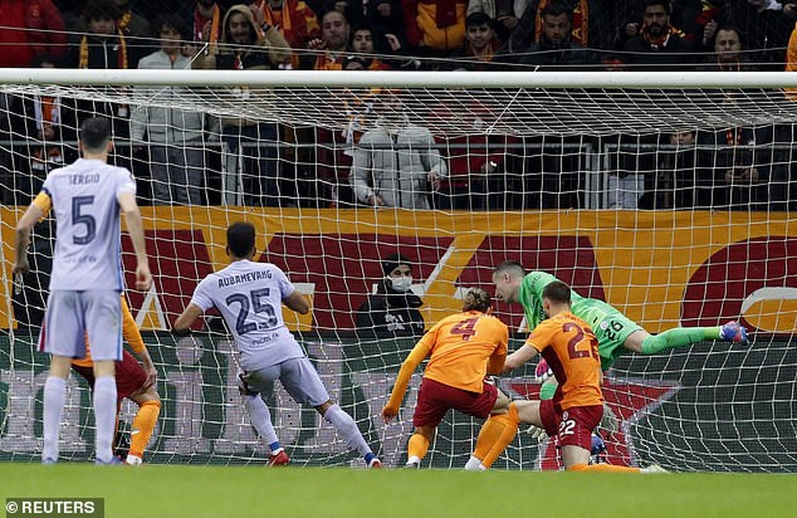 Aubameyang và Pedri tỏa sáng đưa Barcelona vào tứ kết Europa League - 5 Aubameyang và Pedri tỏa sáng đưa Barcelona vào tứ kết Europa League - 5