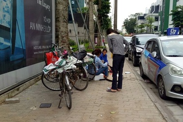 Bất ngờ với thu nhập "khủng" của người làm việc gom đồ người khác bỏ đi