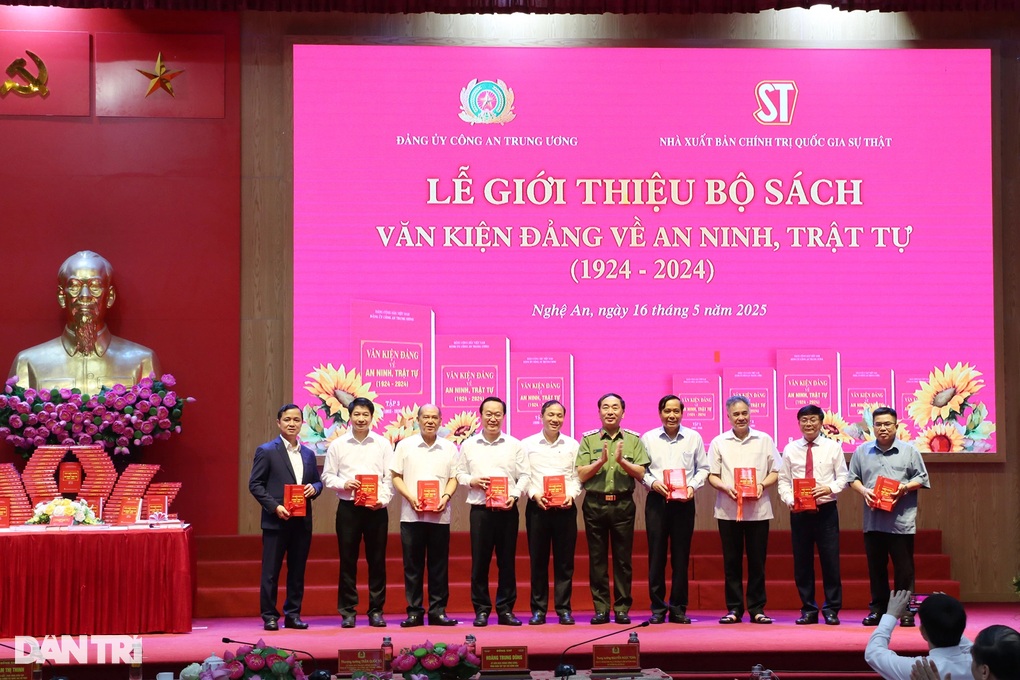 Bộ Công an tổ chức hội thảo xây dựng văn hóa tiết kiệm, chống lãng phí - 4 Bộ Công an tổ chức hội thảo xây dựng văn hóa tiết kiệm, chống lãng phí - 4