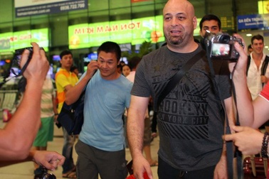 Vì sao võ sư Flores liên tục gây ồn ào tại Việt Nam?