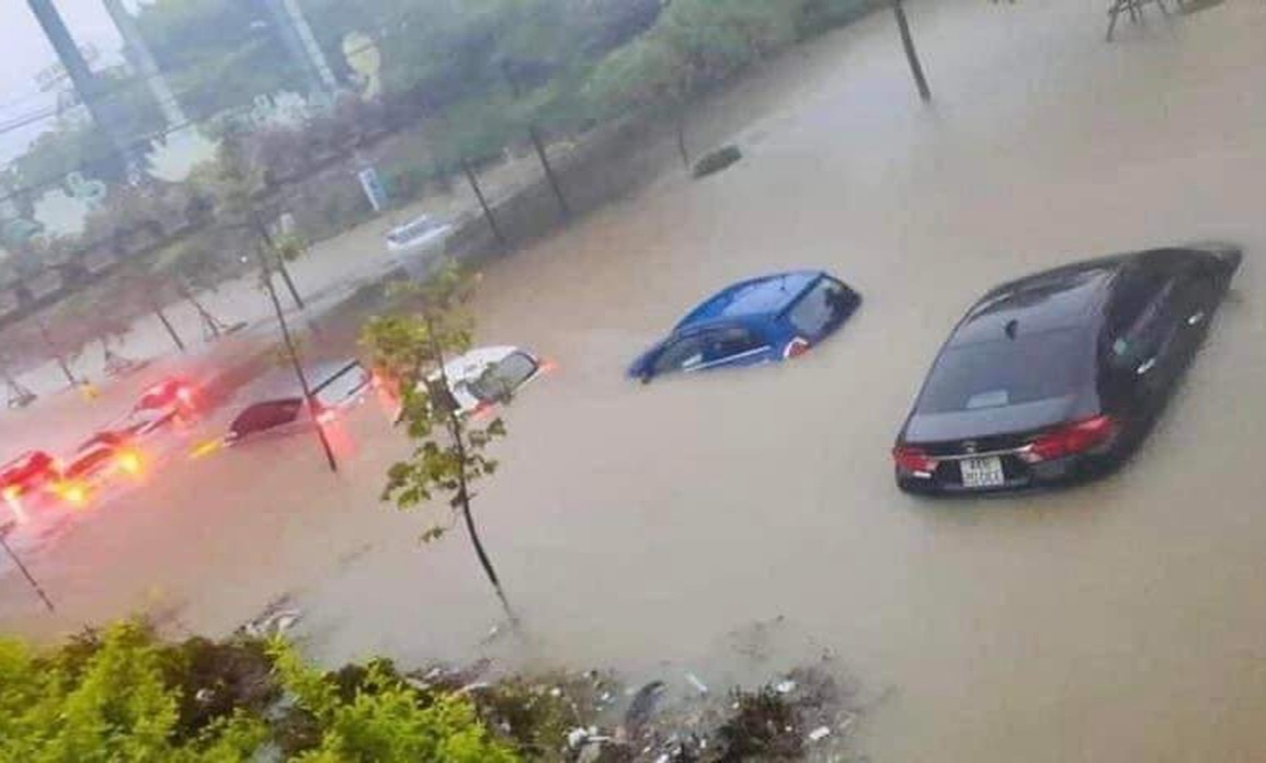 Biển nước chôn vùi ô tô ở Bắc Ninh - 2 Biển nước chôn vùi ô tô ở Bắc Ninh - 2