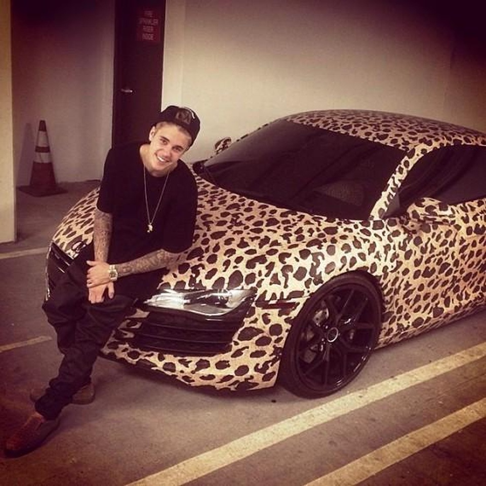 Justin Bieber lái siêu xe có một không hai ra phố - 7 Justin Bieber lái siêu xe có một không hai ra phố - 7