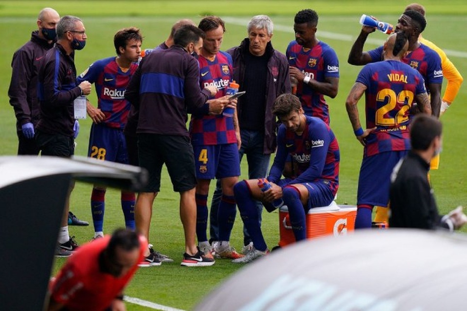 Messi và đồng đội mâu thuẫn gay gắt với HLV Quique Setien - 3 Messi và đồng đội mâu thuẫn gay gắt với HLV Quique Setien - 3