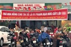 Chủ nhà hàng treo băng rôn từ chối trả hoa hồng tài xế vì "vi phạm đạo đức"
