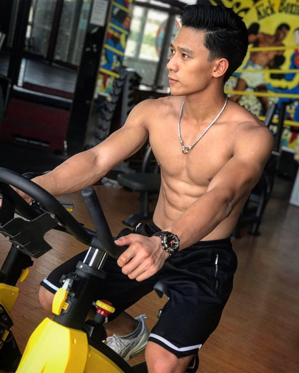 Nam sinh chiếm hữu cơ vùng bụng 8 múi, khuôn mặt chuẩn chỉnh soái ca - 1 Nam sinh chiếm hữu cơ vùng bụng 8 múi, khuôn mặt chuẩn chỉnh soái ca - 1