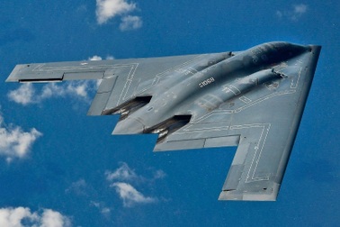 Điều gì giúp máy bay ném bom B-2 Spirit có thể bay liên tục trong 44 giờ?