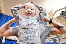 Bệnh nhi ung thư 4 tuổi làm nên điều kì diệu khi đánh bại Covid-19