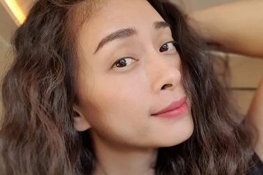 Ngô Thanh Vân và nhiều sao Việt hào hứng với thử thách đá mở nắp chai