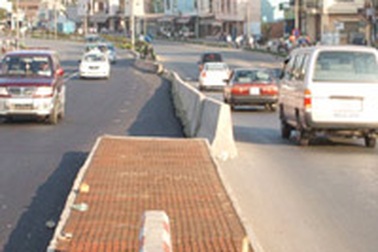 Thông xe cầu Văn Thánh 2