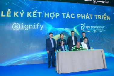 Signify Việt Nam ký hợp tác cùng Đức Tường Group