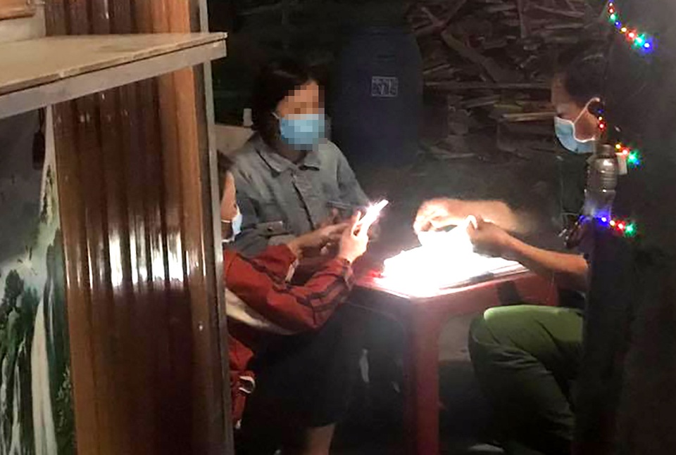 Người đàn ông tử vong trong quán cà phê chòi ở Bình Dương - 1 Người đàn ông tử vong trong quán cà phê chòi ở Bình Dương - 1