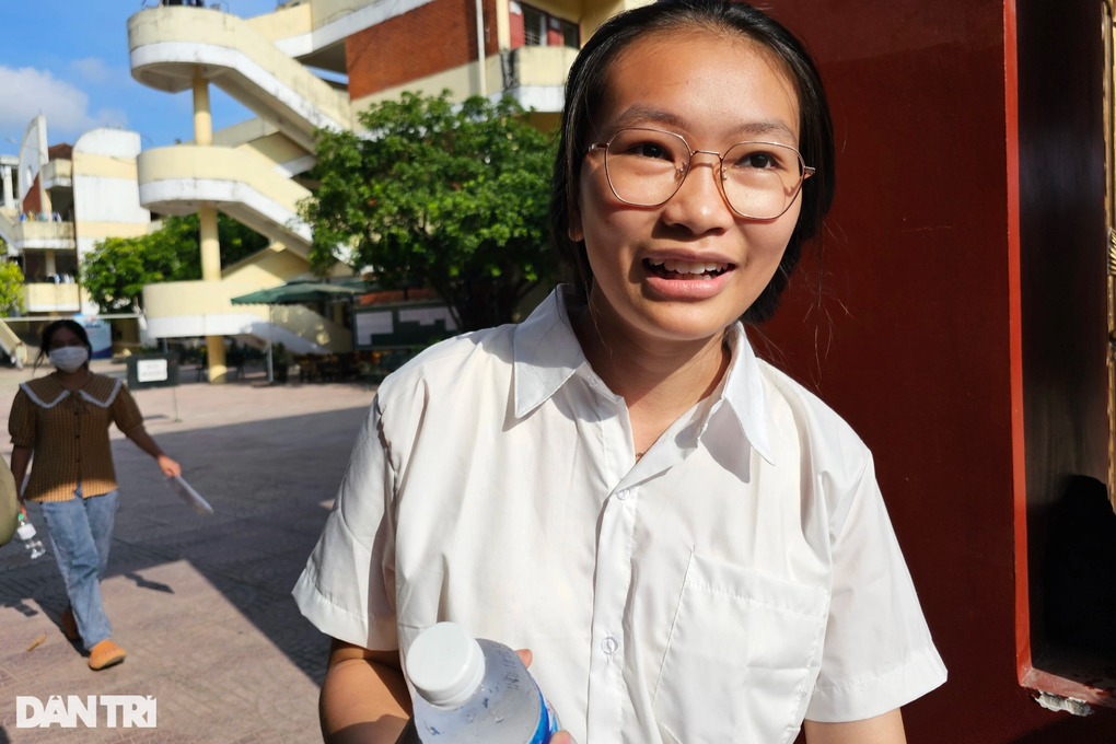 Nghệ An: Đề thi tiếng Anh vào lớp 10 thí sinh than khó, chỉ đạt điểm 5 - 4 Nghệ An: Đề thi tiếng Anh vào lớp 10 thí sinh than khó, chỉ đạt điểm 5 - 4