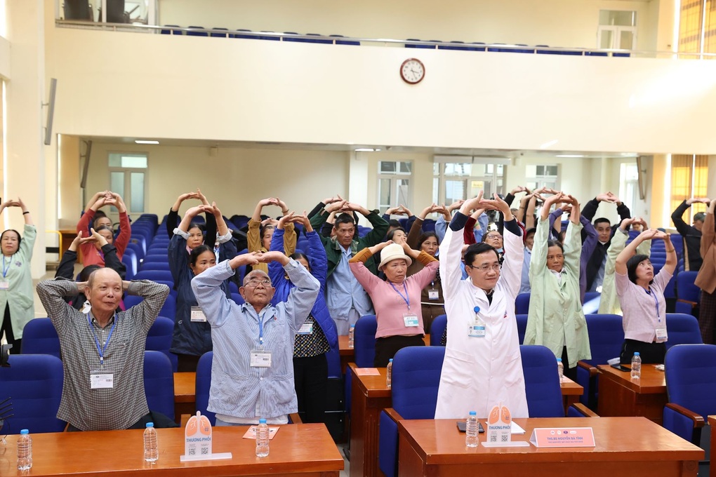 Tăng cường chăm sóc cho bệnh nhân ung thư phổi từ mô hình câu lạc bộ “Thương phổi” - 2 Tăng cường chăm sóc cho bệnh nhân ung thư phổi từ mô hình câu lạc bộ “Thương phổi” - 2