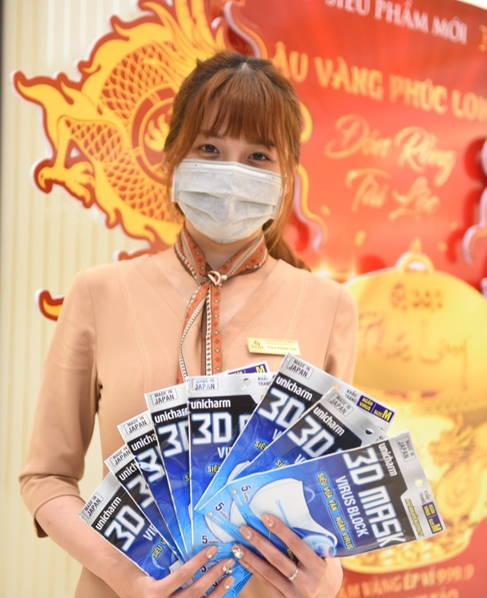 Ngày Vía Thần Tài trúng mùa dịch: Nhà vàng tặng hàng độc cho khách - 7 Ngày Vía Thần Tài trúng mùa dịch: Nhà vàng tặng hàng độc cho khách - 7